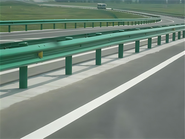 黄石高速护栏板守护安全广泛应用于多个行业